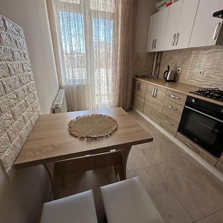 Апартаменти На Злуках Ternopil Eksteriør billede